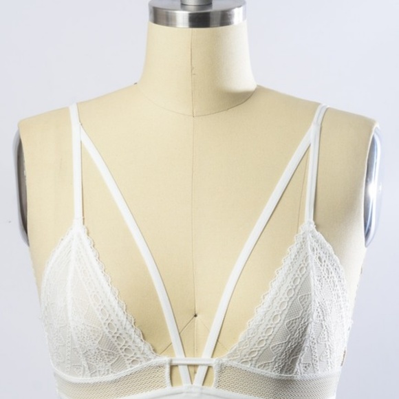 NWT White Strappy Lace Bralette - Picture 4 of 5